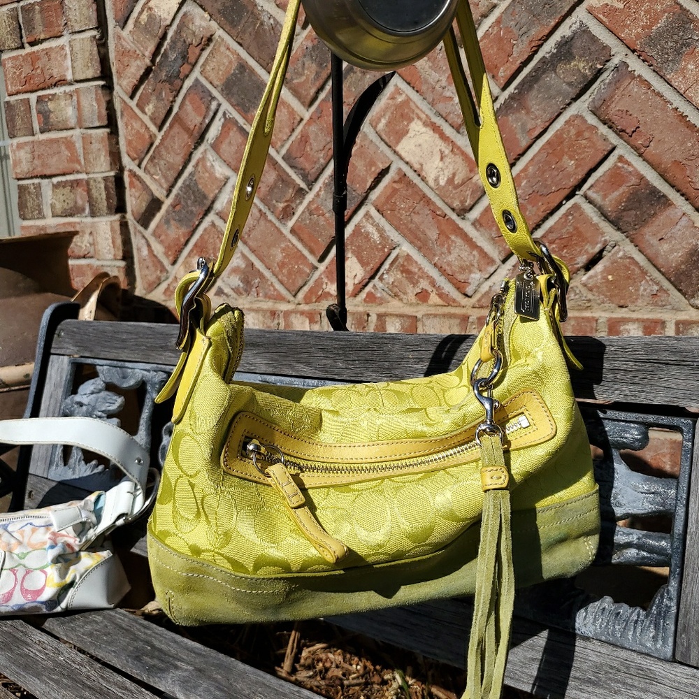 Coach - Picture 3 of 6